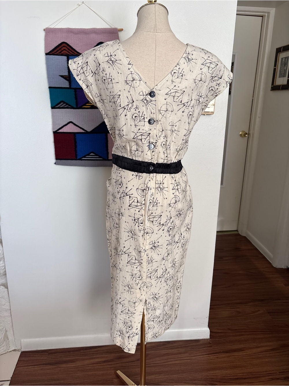 VTG 80s Abstract Wiggle Dress with Hourglass Silhouette - Picture 7 of 9